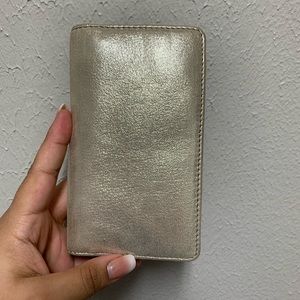 Fossil metallic wallet